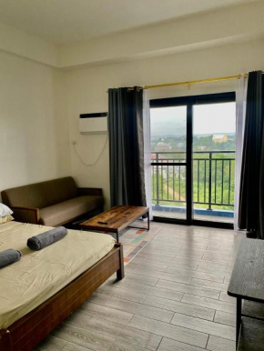 Minimalist studio unit